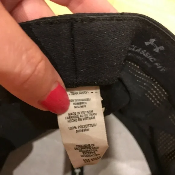 Under armour hat​​​​​​​​ - Picture 6 of 6